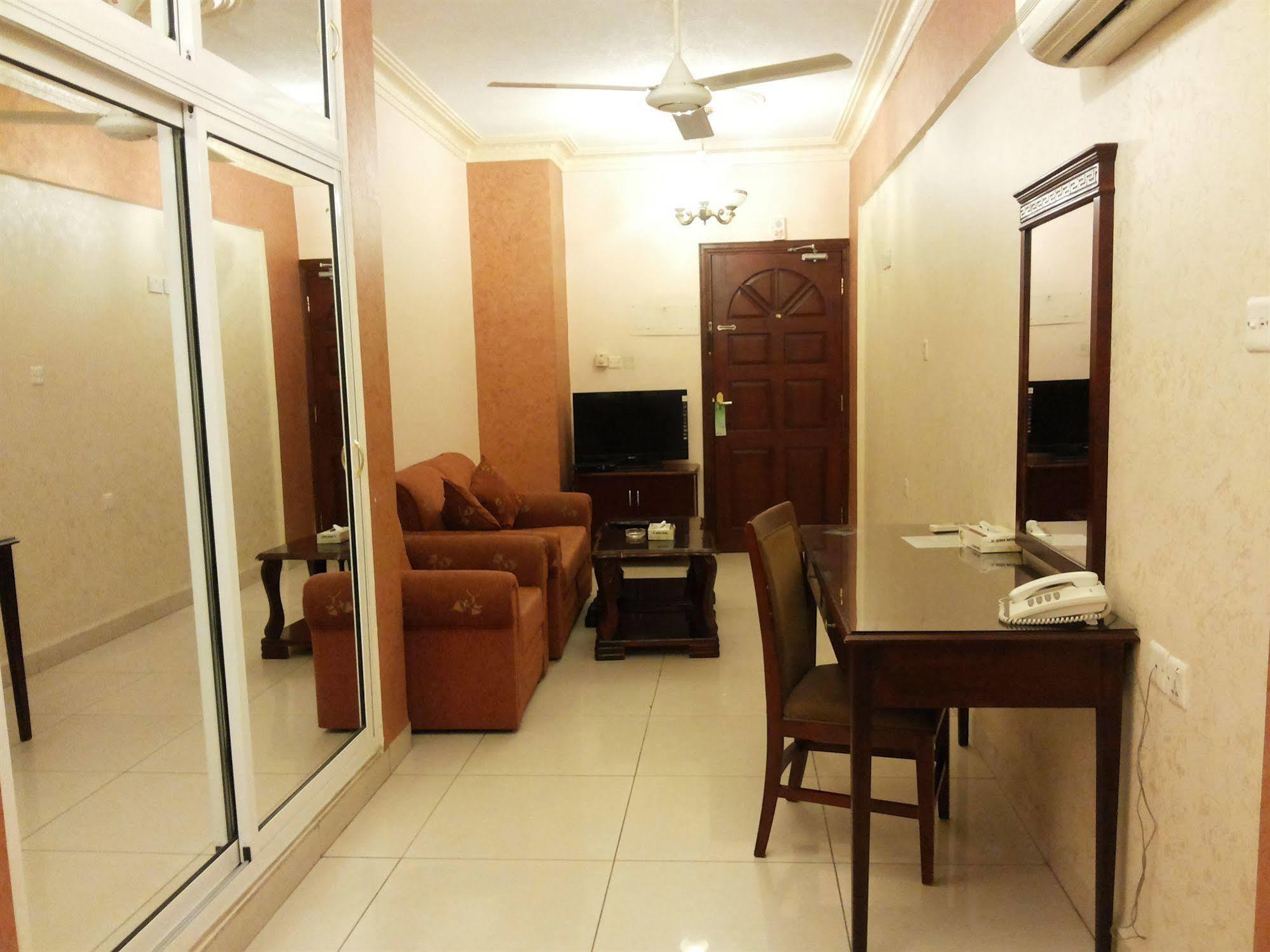 Al Qidra Hotel & Suites Aqaba Esterno foto