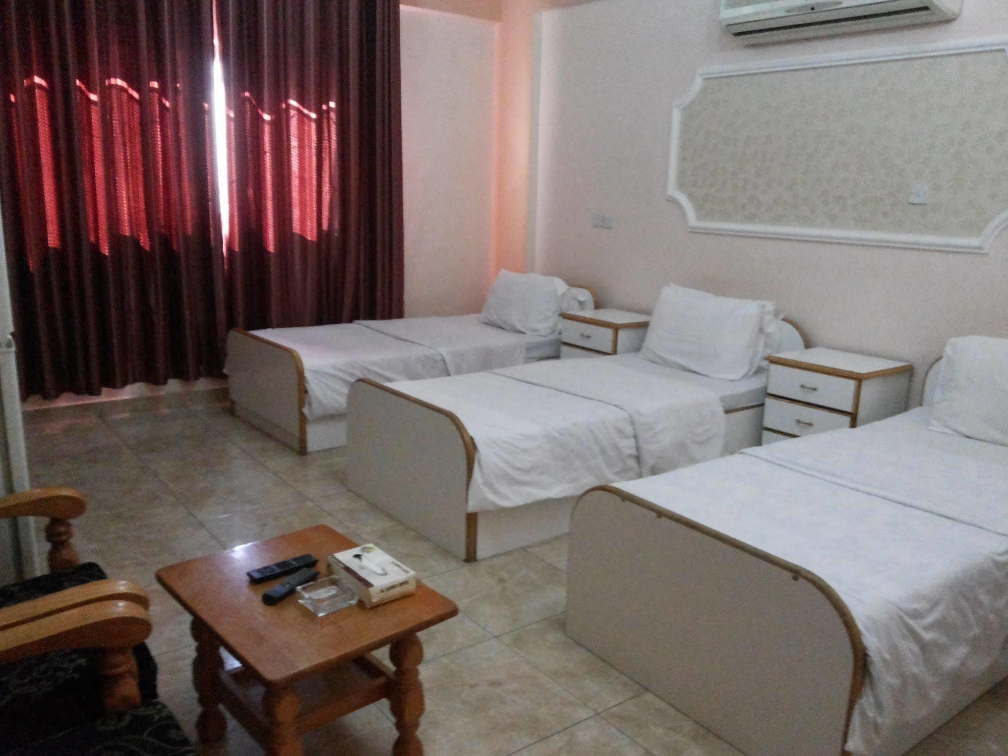 Al Qidra Hotel & Suites Aqaba Esterno foto