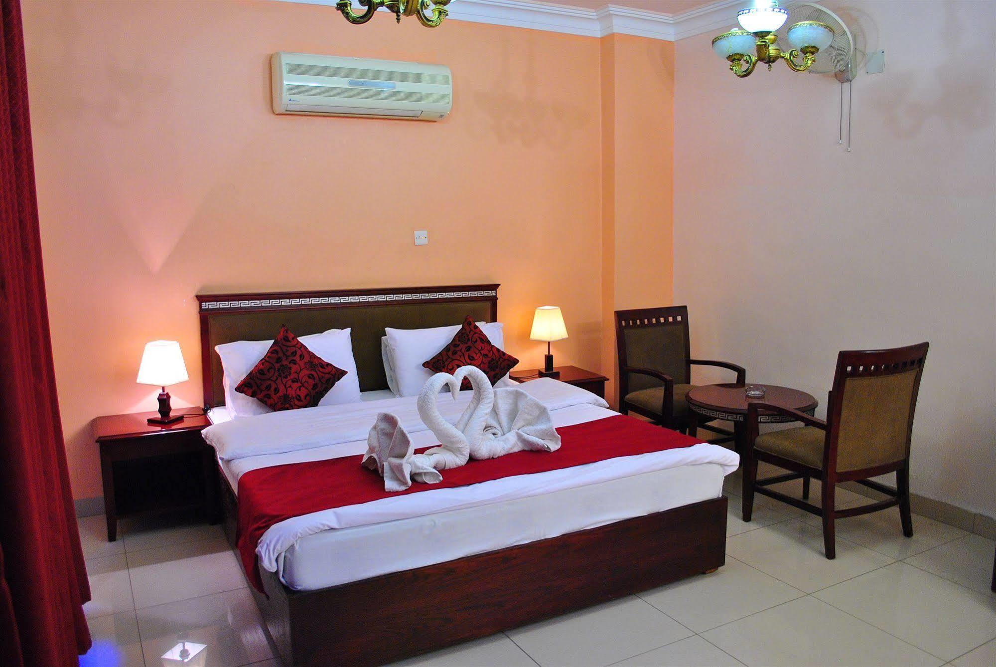 Al Qidra Hotel & Suites Aqaba Esterno foto